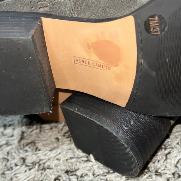 Vince Camuto Womens Wide Calf Gray Karinda Suede
OTK Block Heel Boots Size 7 - Picture 5 of 9